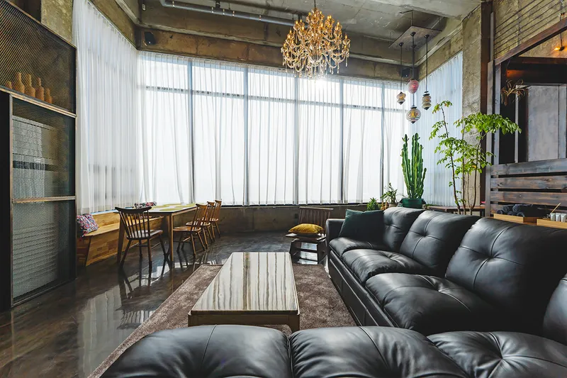 [Yeosu] Cocktail bar concept accommodation with a view of the night sea in the center of Yeosu Cafe Street 22