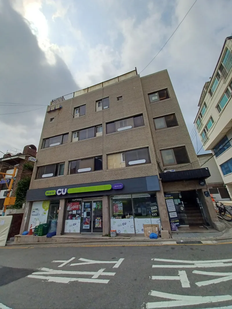[Seocho, Seoul][Gangnam] Unrivaled Location! 3 minutes from the station, large windows, 52 private bathrooms 18