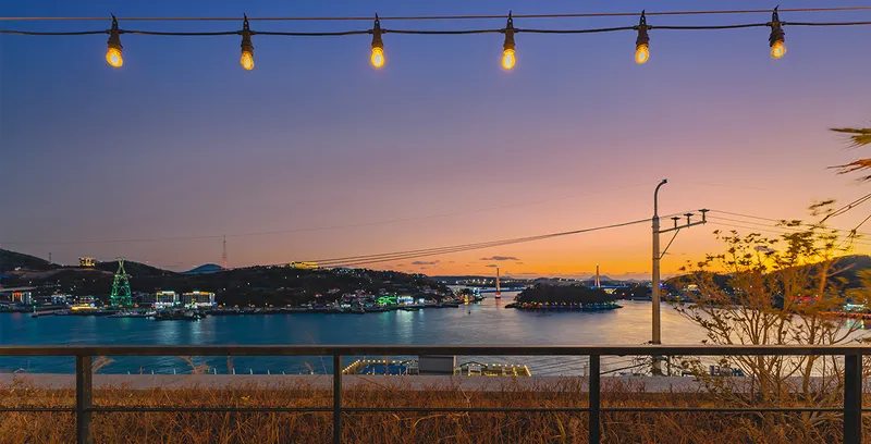 [Yeosu] Cocktail bar concept accommodation with a view of the night sea in the center of Yeosu Cafe Street 68
