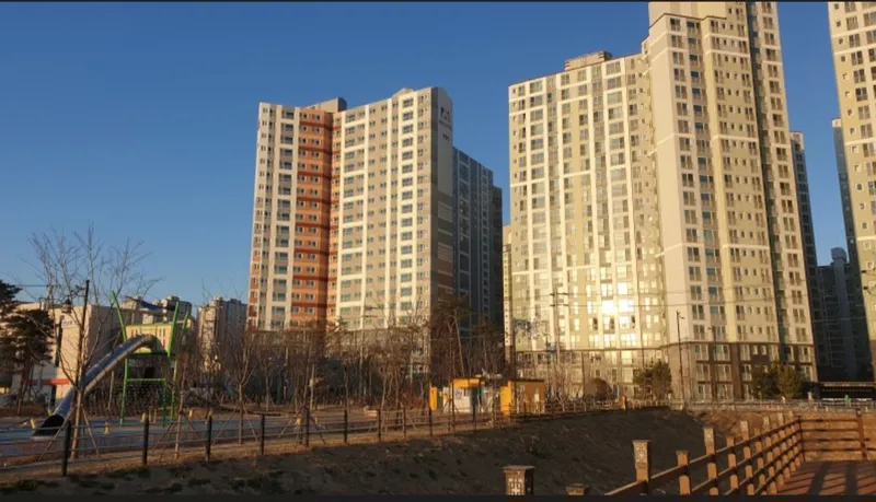 [Gimhae] Fully Furnished Private Apartment New! Newly Built 31 Pyeong #3 Bedrooms 2 Bathrooms Hotel-Class #Parking #Brand New 61