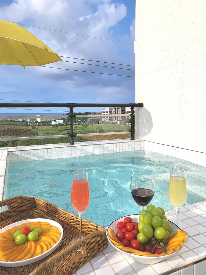 [Aewol, Jeju] A detached townhouse with a jacuzzi overlooking the nearby sea, coastal road 1 78