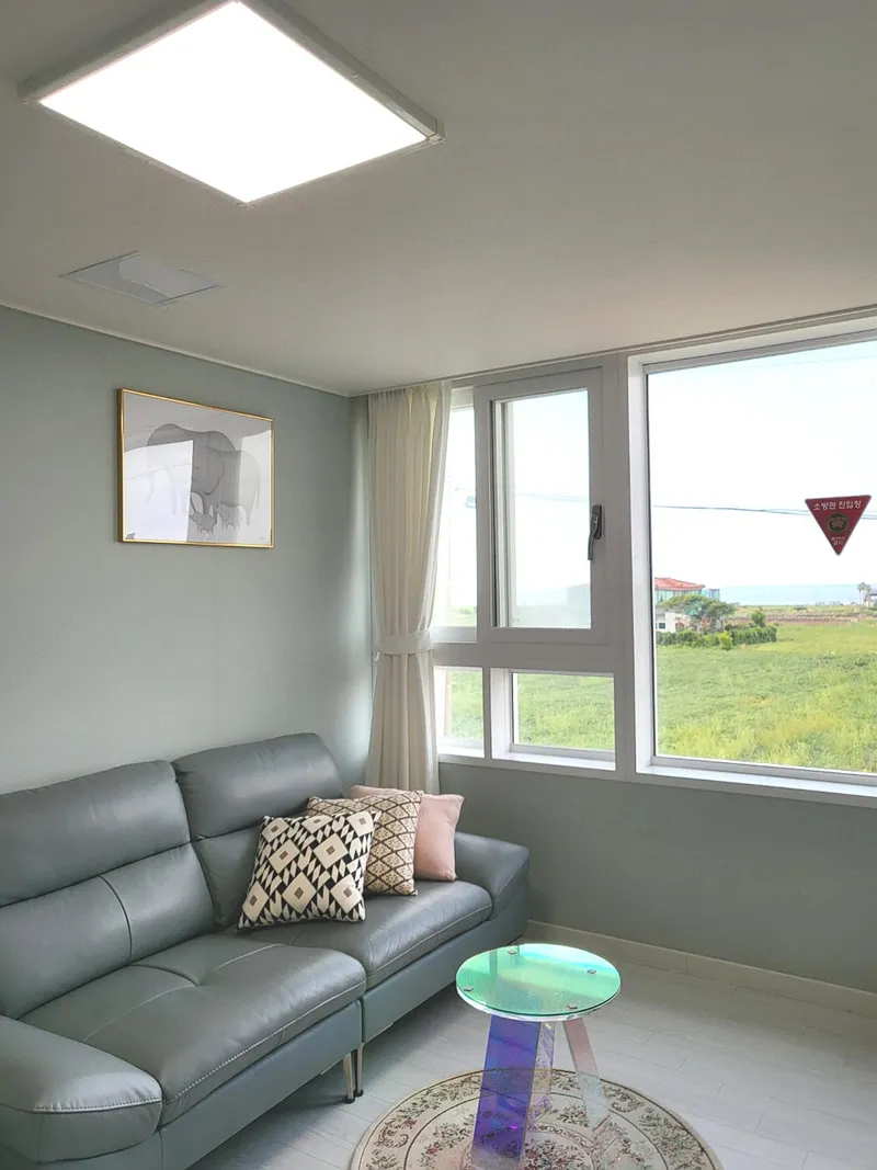 [Aewol, Jeju] A detached townhouse with a jacuzzi overlooking the nearby sea, coastal road 1 108