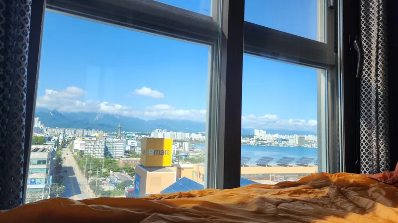 [강원 속초] 해변5분/투룸 거실 화장실2/청초호뷰/터미널 이마트2분 15