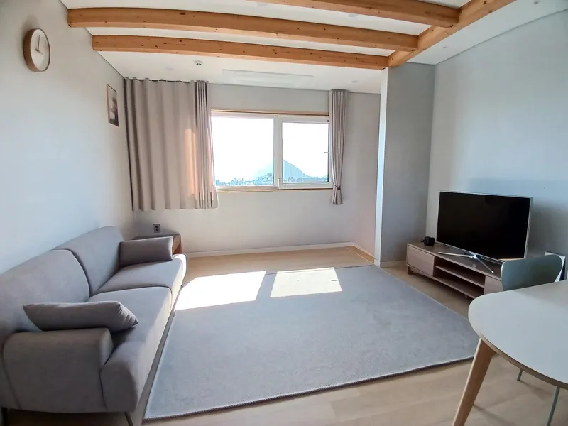 [Andeok, Seogwipo] 2nd floor of a detached house with views of Sanbangsan Mountain and the ocean 10