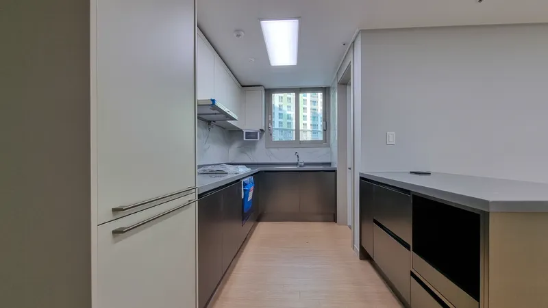 [Gimhae] Fully Furnished Private Apartment New! Newly Built 31 Pyeong #3 Bedrooms 2 Bathrooms Hotel-Class #Parking #Brand New 49