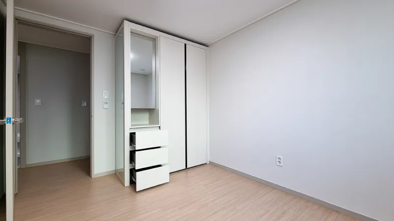 [Gimhae] Fully Furnished Private Apartment New! Newly Built 31 Pyeong #3 Bedrooms 2 Bathrooms Hotel-Class #Parking #Brand New 47