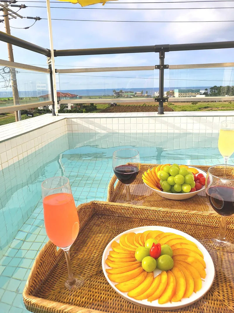 [Aewol, Jeju] A detached townhouse with a jacuzzi overlooking the nearby sea, coastal road 1 104