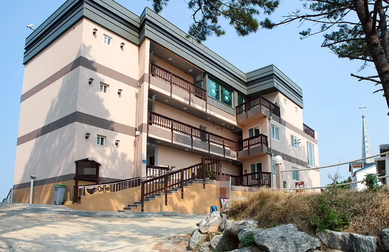 [충남 태안] 만리포와 천리포를 함께 즐길수 있는 오션뷰 펜션 수평선E 10