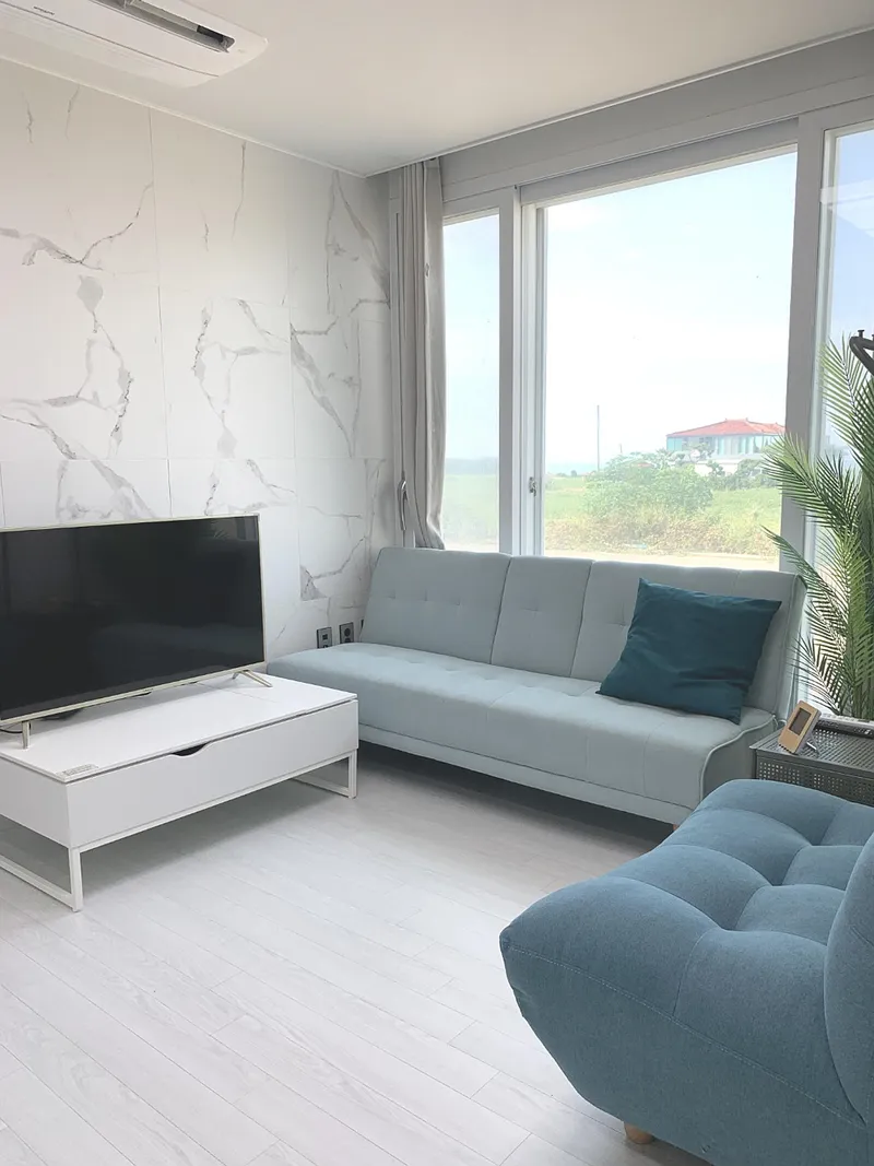 [Aewol, Jeju] A detached townhouse with a jacuzzi overlooking the nearby sea, coastal road 1 85