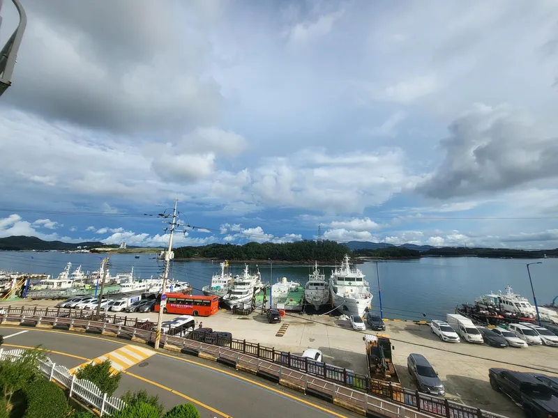[Yeosu] A luxury house with a striking ocean view 56