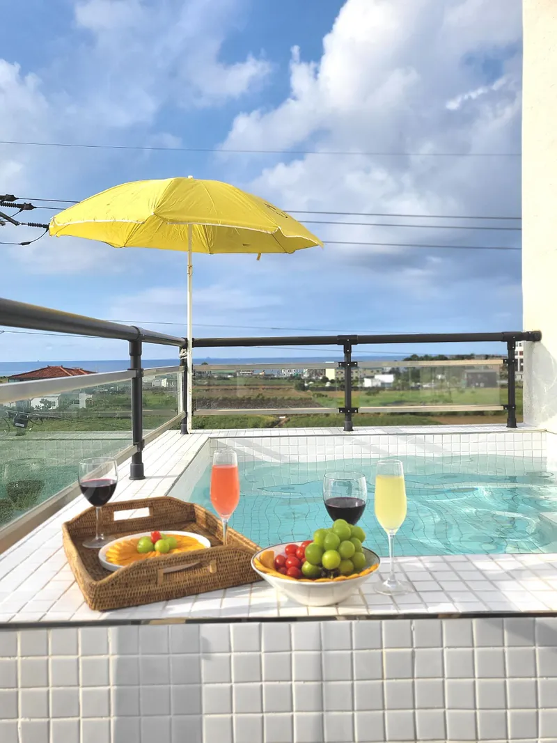 [Aewol, Jeju] A detached townhouse with a jacuzzi overlooking the nearby sea, coastal road 1 103