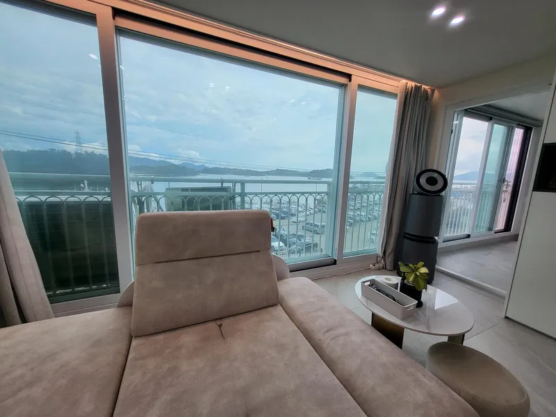 [Yeosu] A luxury house with a striking ocean view 8