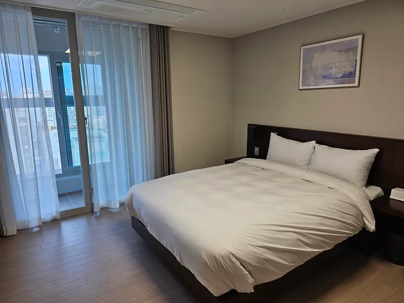 [제주 노형동] 제주 시내 중심가, 6인 숙박 가능, 방 3개, 욕실 2개, 고급 오션뷰 아파트, 드림타우 인근. 22