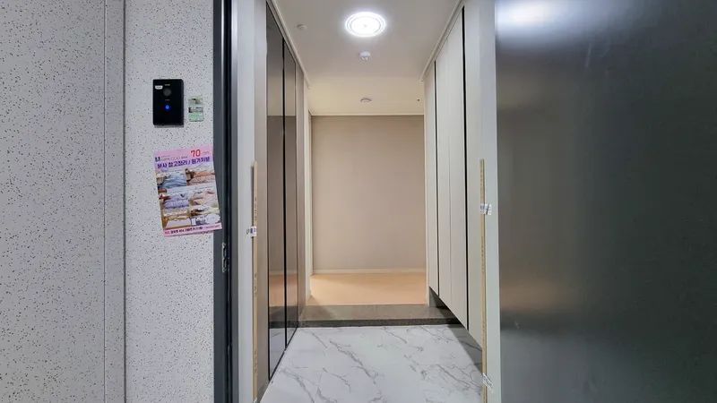 [Gimhae] Fully Furnished Private Apartment New! Newly Built 31 Pyeong #3 Bedrooms 2 Bathrooms Hotel-Class #Parking #Brand New 53