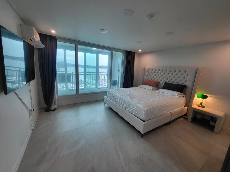 [Yeosu] A luxury house with a striking ocean view 33