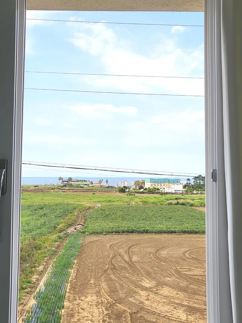 [Aewol, Jeju] A detached townhouse with a jacuzzi overlooking the nearby sea, coastal road 1 125
