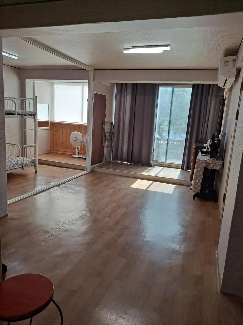 [Gangneung] 24-pyeong apartment in front of Gyodeung Elementary School near Gangneung Station 2