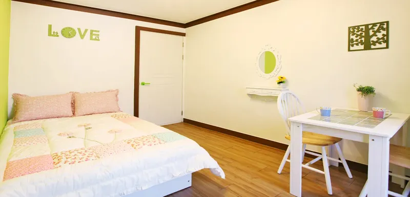 [Taean] Pension 2 minutes walk from Kkotji Beach where you can experience the mudflats #LoveOne 8