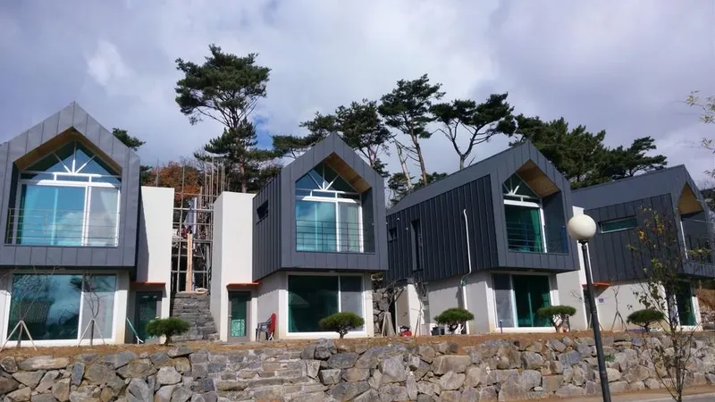 [충남 보령] 공기좋고 힐링하기좋은 넓은 정원 리조트형펜션 #스탠다드 B 10