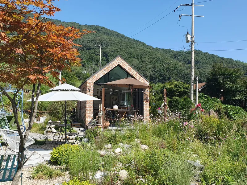 [Yangpyeong] Three-sided Mountain View, 10 minutes by car to Yangpyeong Station, detached one-room independent house 70