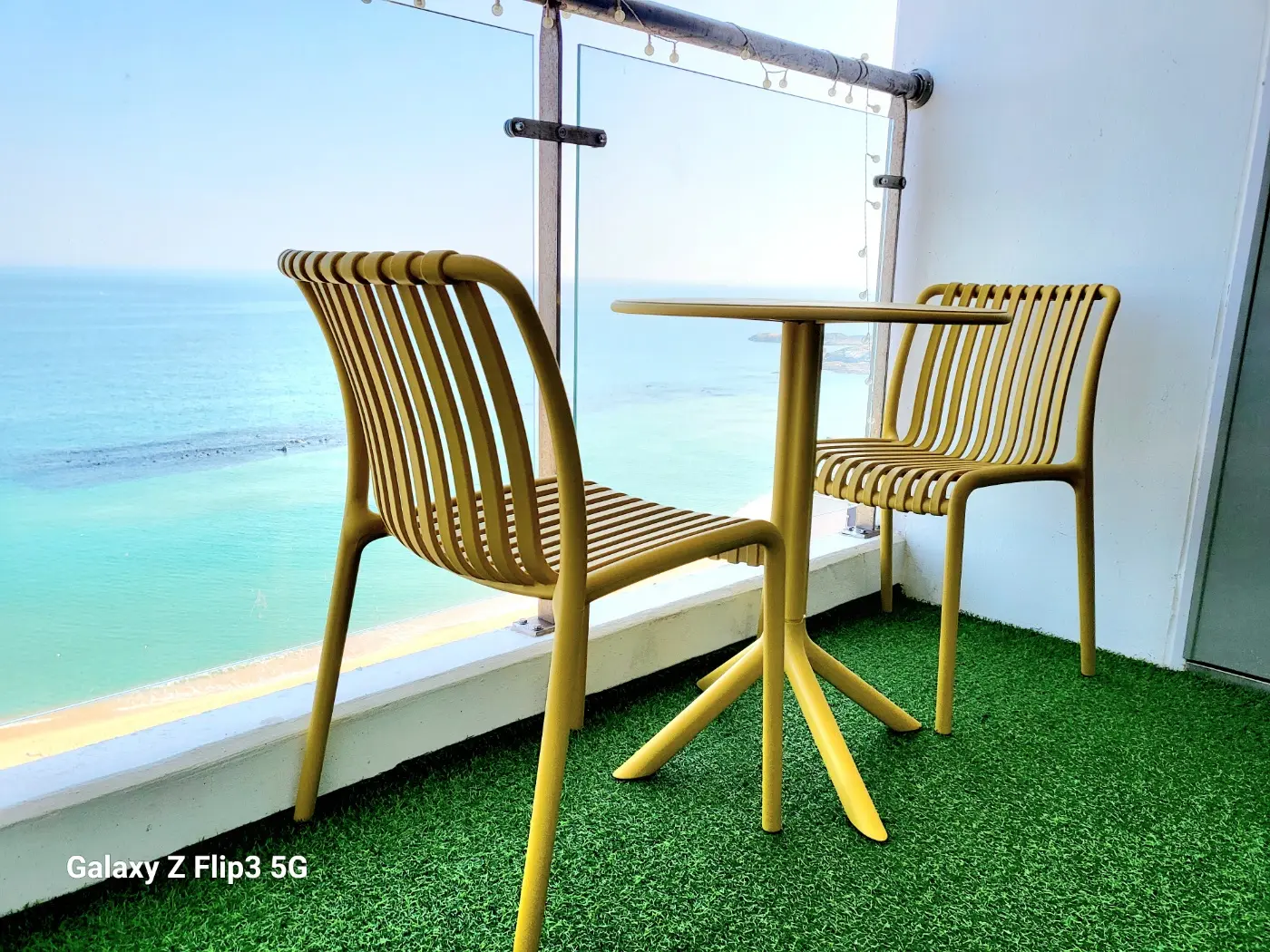 (Sokcho) Sunrise/Ocean view/Free Netflix/1 minute walk to Lighthouse Beach from the bedroom - main image