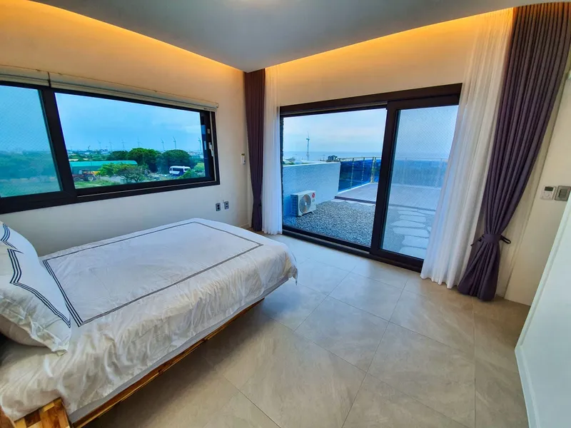 [Hangyeong, Jeju] Private ocean view two-room duplex independent pension 9