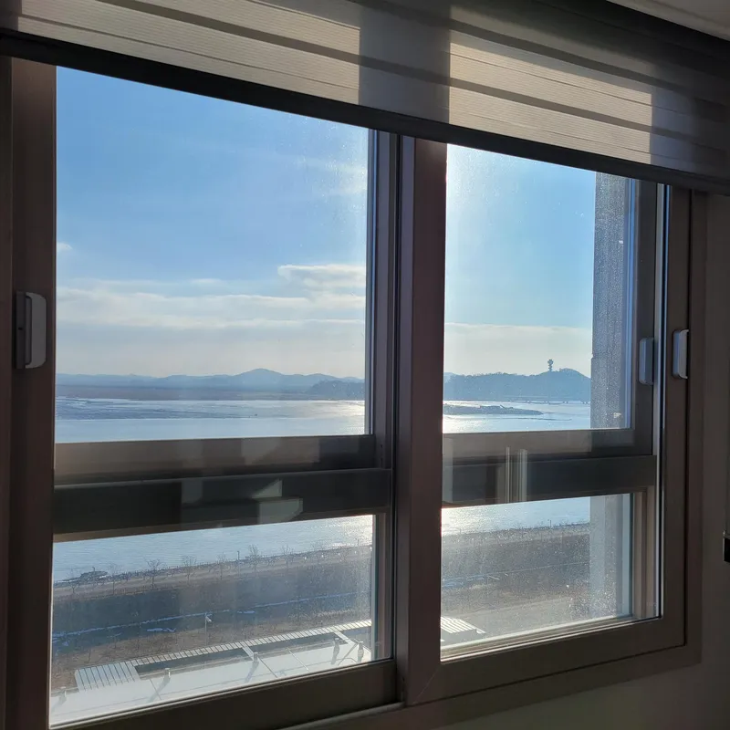 [Ansan] Newly built three-room officetel with Sihwa Lake in the background 25