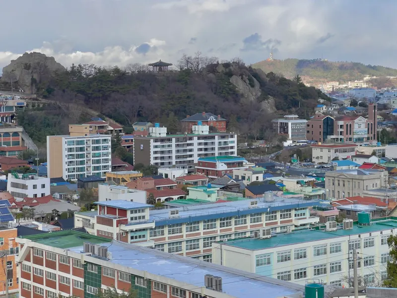 [전남 목포] 앞은 목포항 뒤로는 유달산 전망의 신축 복층 독채 69