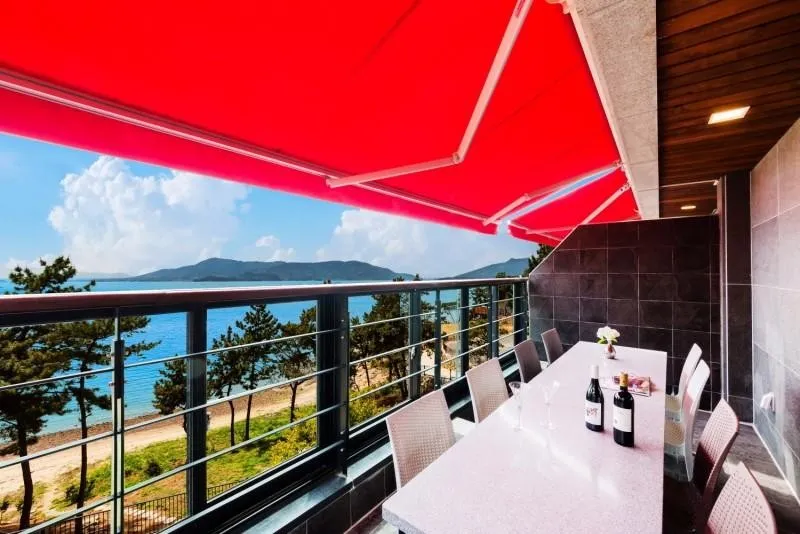 [Sacheon] Ocean view detached one-room pension with a swimming pool in front of the sea in Seopo-myeon 9