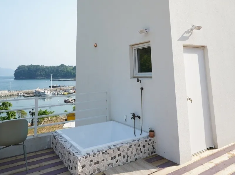 [Goseong] Ocean view pension 2nd floor, 5 seconds in front of Sangjokam National Park 30