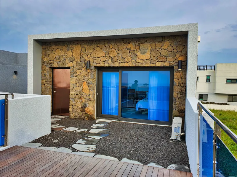 [Hangyeong, Jeju] Private ocean view two-room duplex independent pension 3