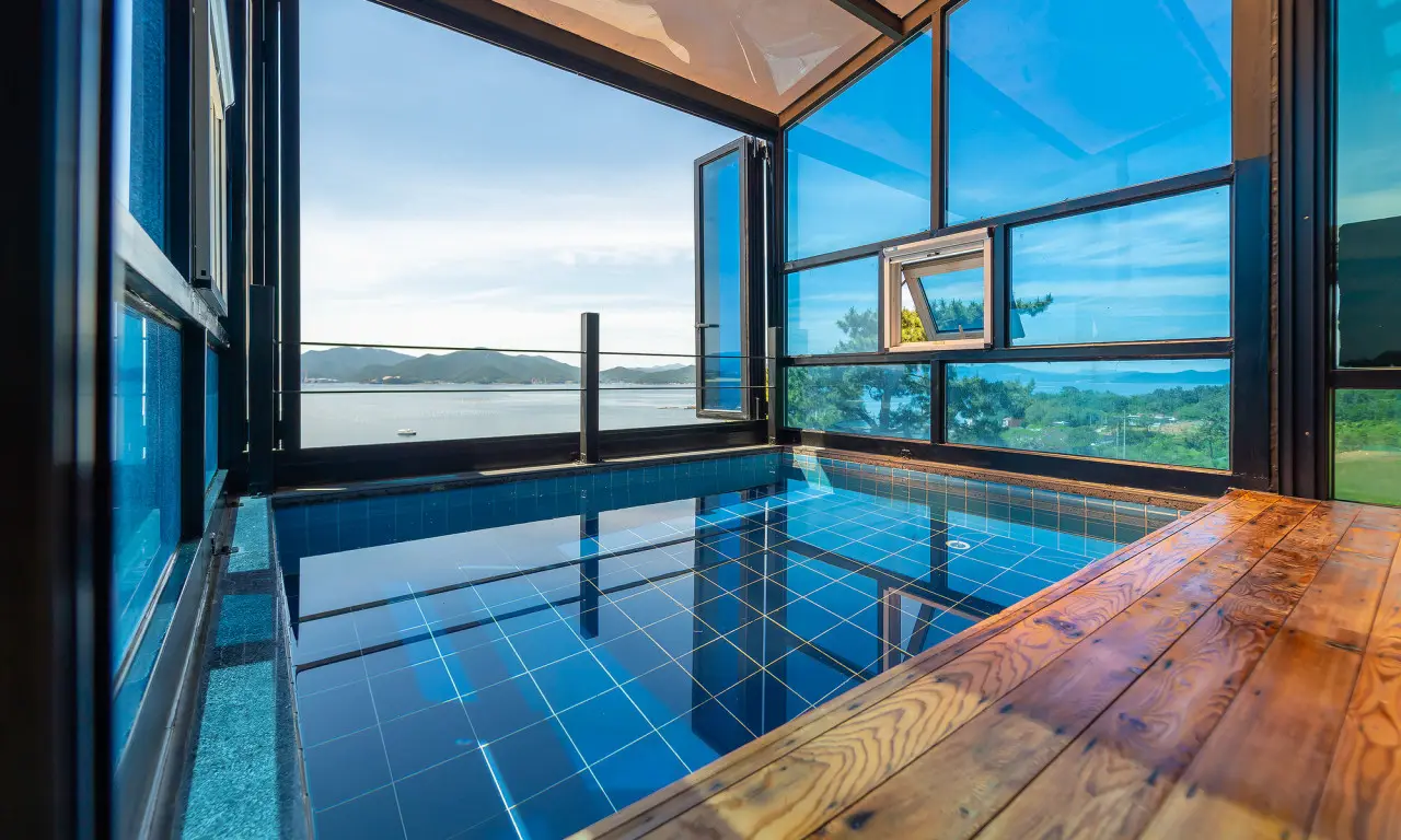 Geoje, Gyeongnam Pool Villa 402 where you can enjoy the sea with different atmospheres in each season - main image