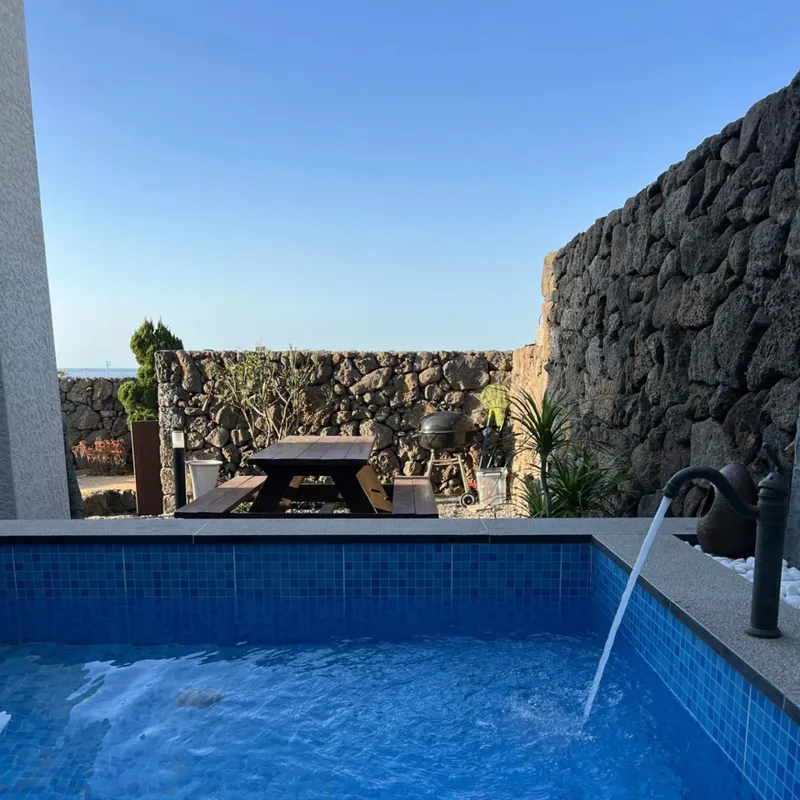 [Hangyeong, Jeju] Private ocean view two-room duplex independent pension 8