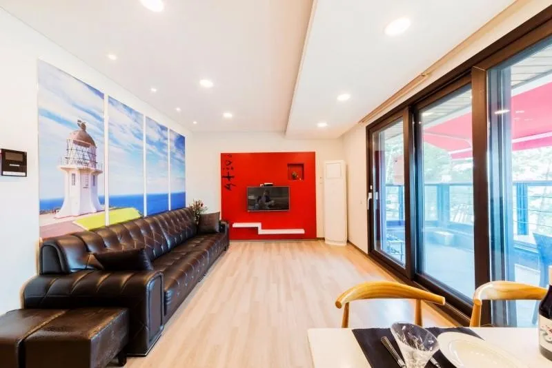 [Sacheon] Ocean view detached one-room pension with a swimming pool in front of the sea in Seopo-myeon 3