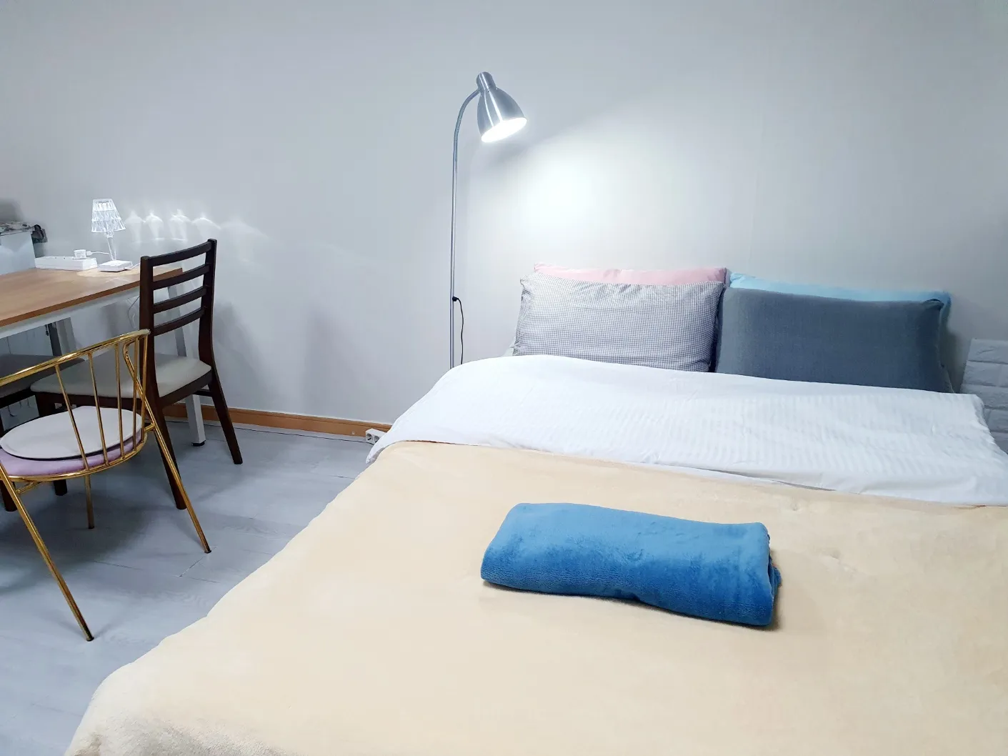 Donggyo-dong 1-Bedroom Efficiency Apartment