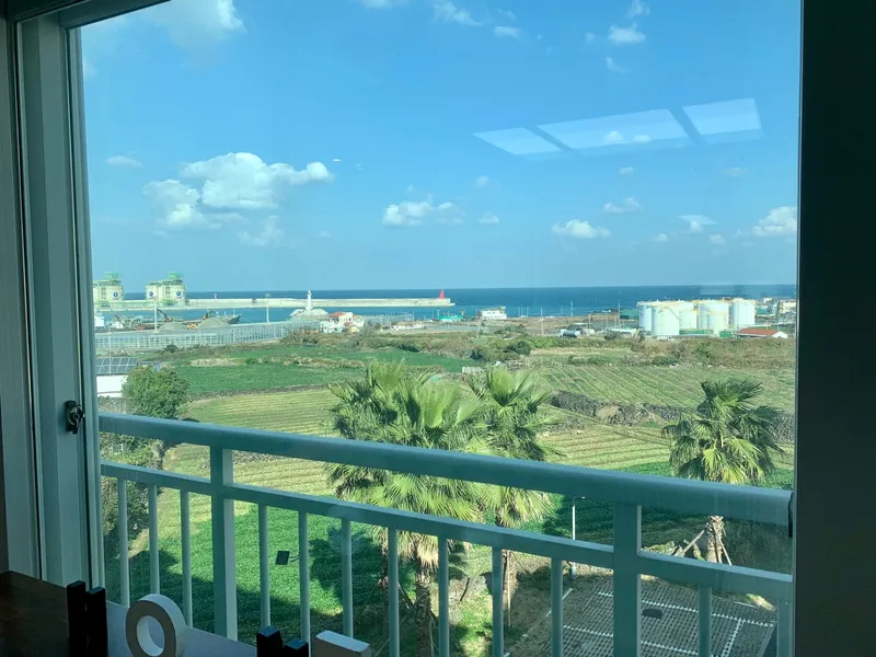 [Aewol, Jeju] Aired on Save Me Holmes Living room sea view Coastal road super close to the sea view 66