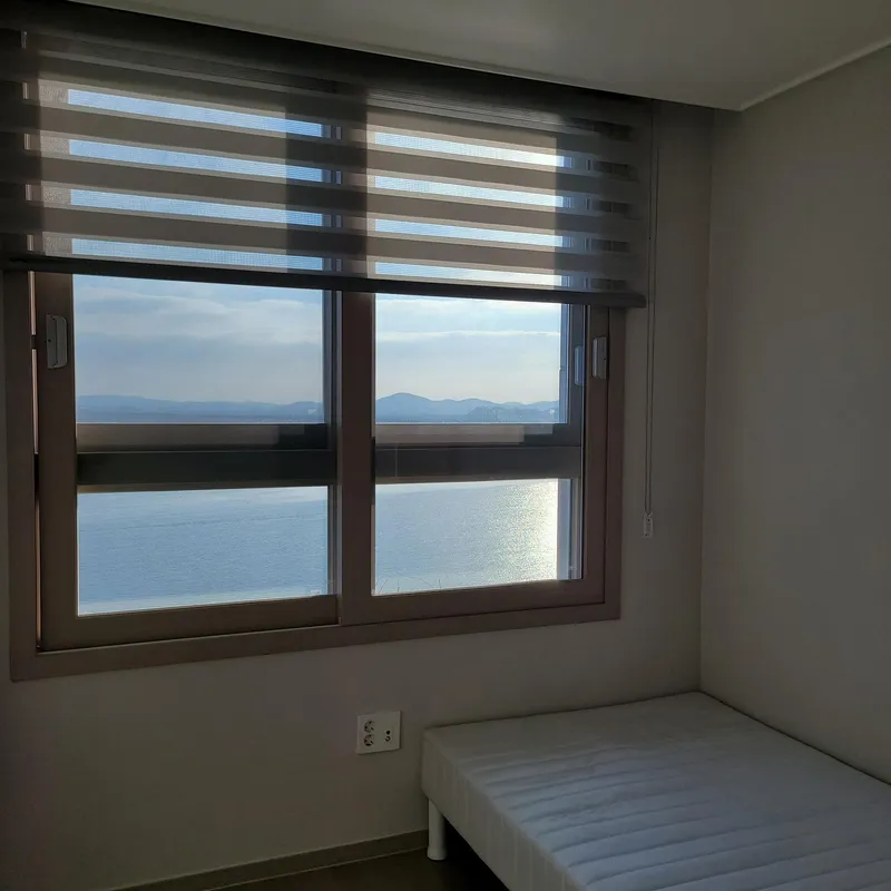 [Ansan] Newly built three-room officetel with Sihwa Lake in the background 27