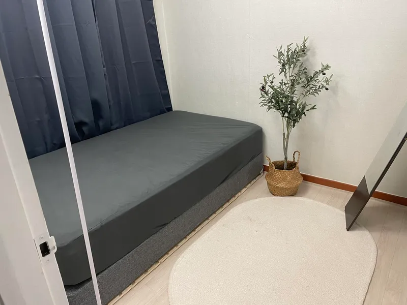 [Nam-gu, Gwangju] 24-pyeong apartment in Nam-gu, Gwangju Metropolitan City, 5 minutes walk from the subway station, Gwangju Express Bus, and Yu Square 2
