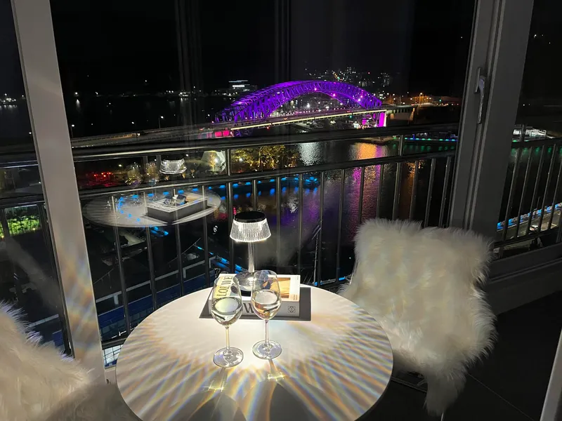 [Tongyeong] A restaurant with a beautiful view both day and night #Tongyeong Bridge #Clean #Night view 17