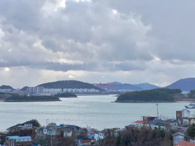 [전남 목포] 앞은 목포항 뒤로는 유달산 전망의 신축 복층 독채 67