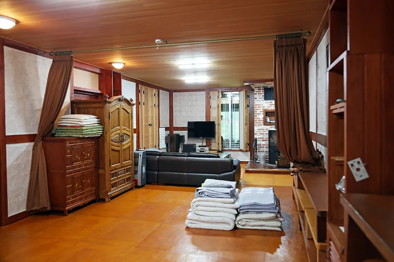 [Suncheon] 5,000 pyeong 1-story yellow clay one-room house with rural experience 2
