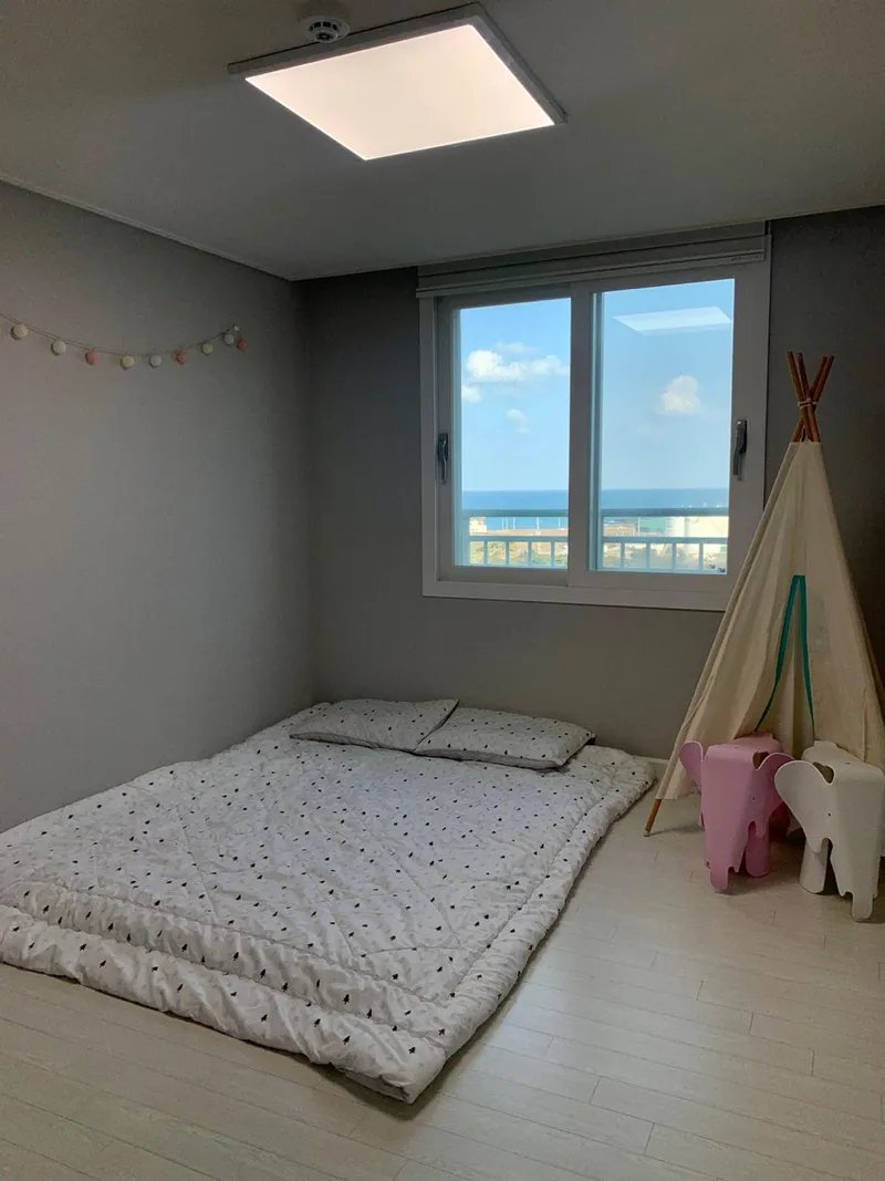 [Aewol, Jeju] Aired on Save Me Holmes Living room sea view Coastal road super close to the sea view 92