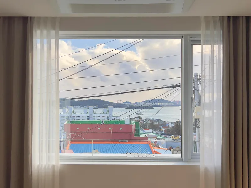 [전남 목포] 앞은 목포항 뒤로는 유달산 전망의 신축 복층 독채 53