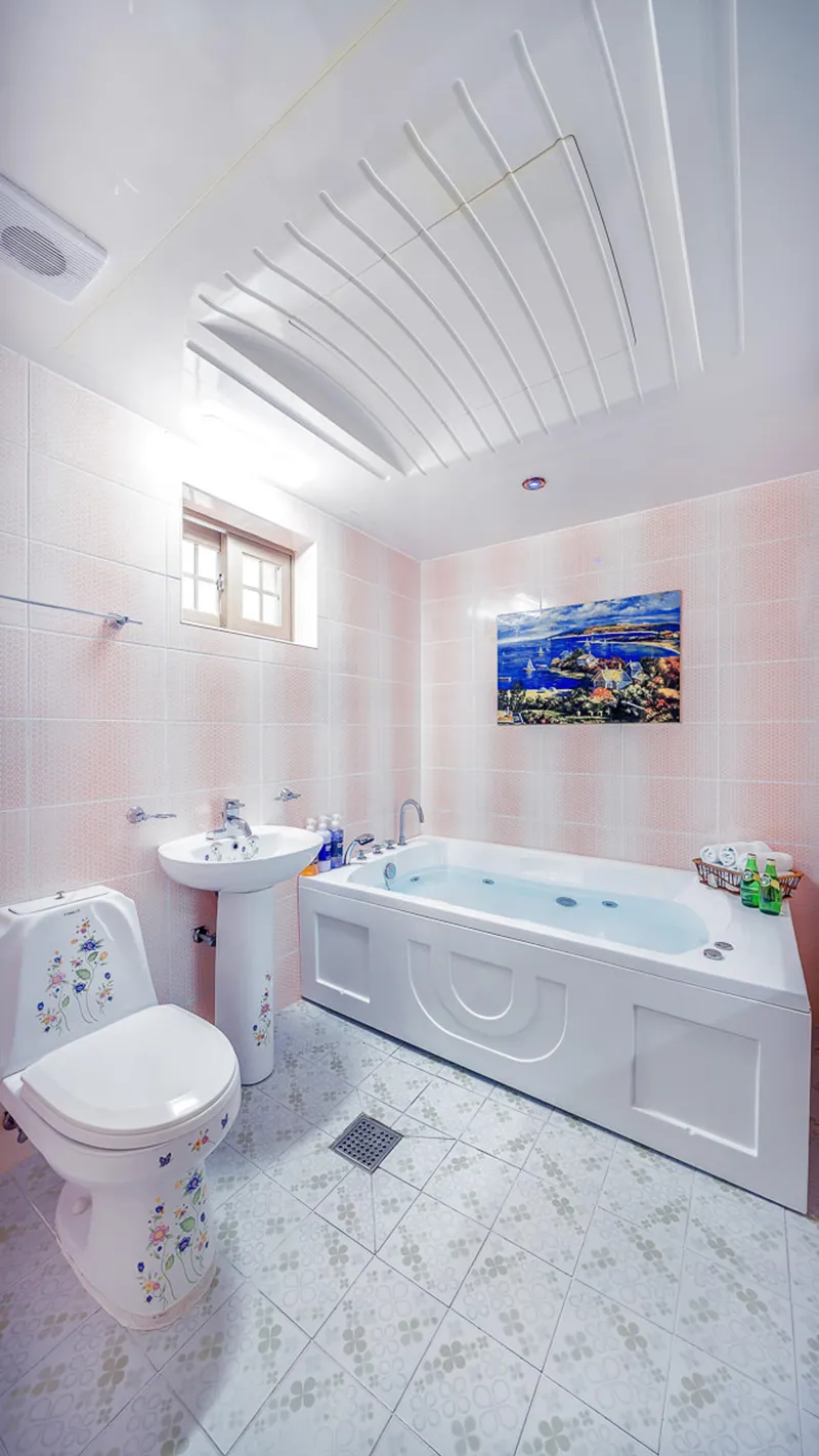 [Geoje] A quiet pension with ondol room on the second floor, 1 minute walk from Hakdong Mongdol Beach 12