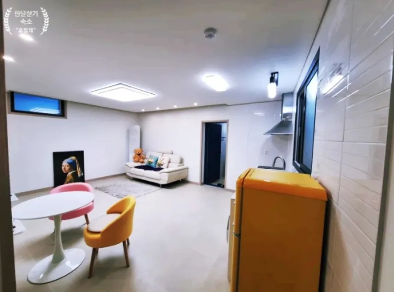 [제주 구좌] 평대해변이 120미터, 돌담이 정겨운 마을안 신축 농가주택 A동 12