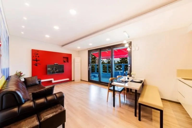 [Sacheon] Ocean view detached one-room pension with a swimming pool in front of the sea in Seopo-myeon 4