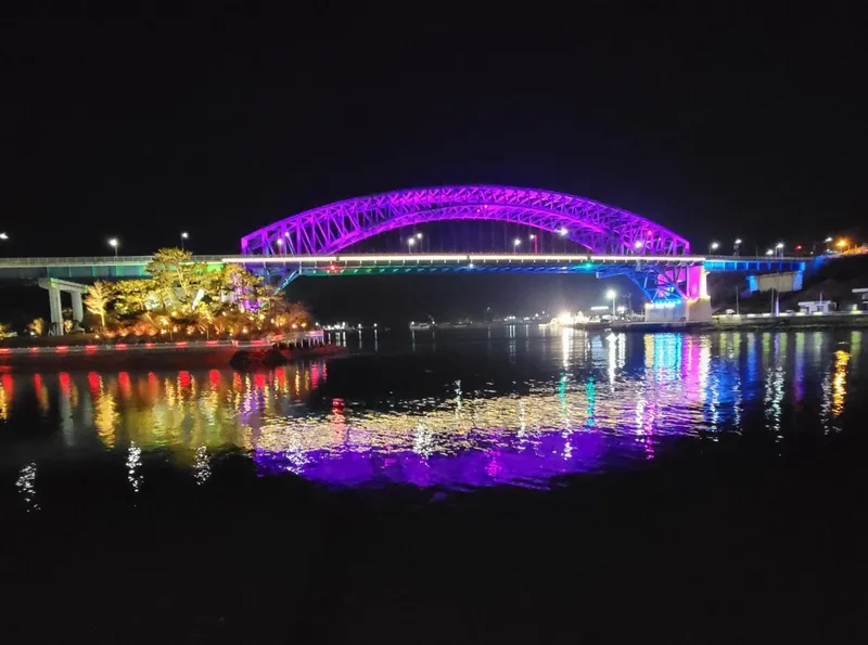 [Tongyeong] A restaurant with a beautiful view both day and night #Tongyeong Bridge #Clean #Night view 8