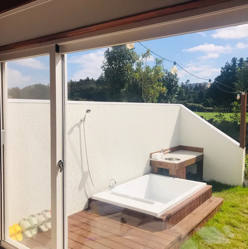 [Jocheon, Jeju] Free outdoor jacuzzi / BBQ bonfire / Private lawn garden / Next to the tangerine grove 10