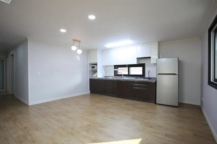 [Gijang, Busan] Three-room group pension with pet-friendly room #Green Building 2nd floor 7