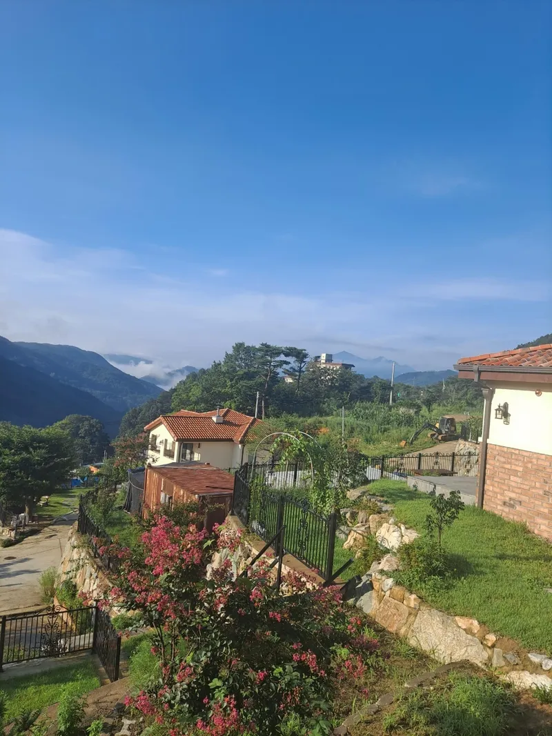 [Hapcheon] Gayasan Mountain View Forest District 2nd Floor 4 Room Private House #Barbecue Grill Yard Pond 2
